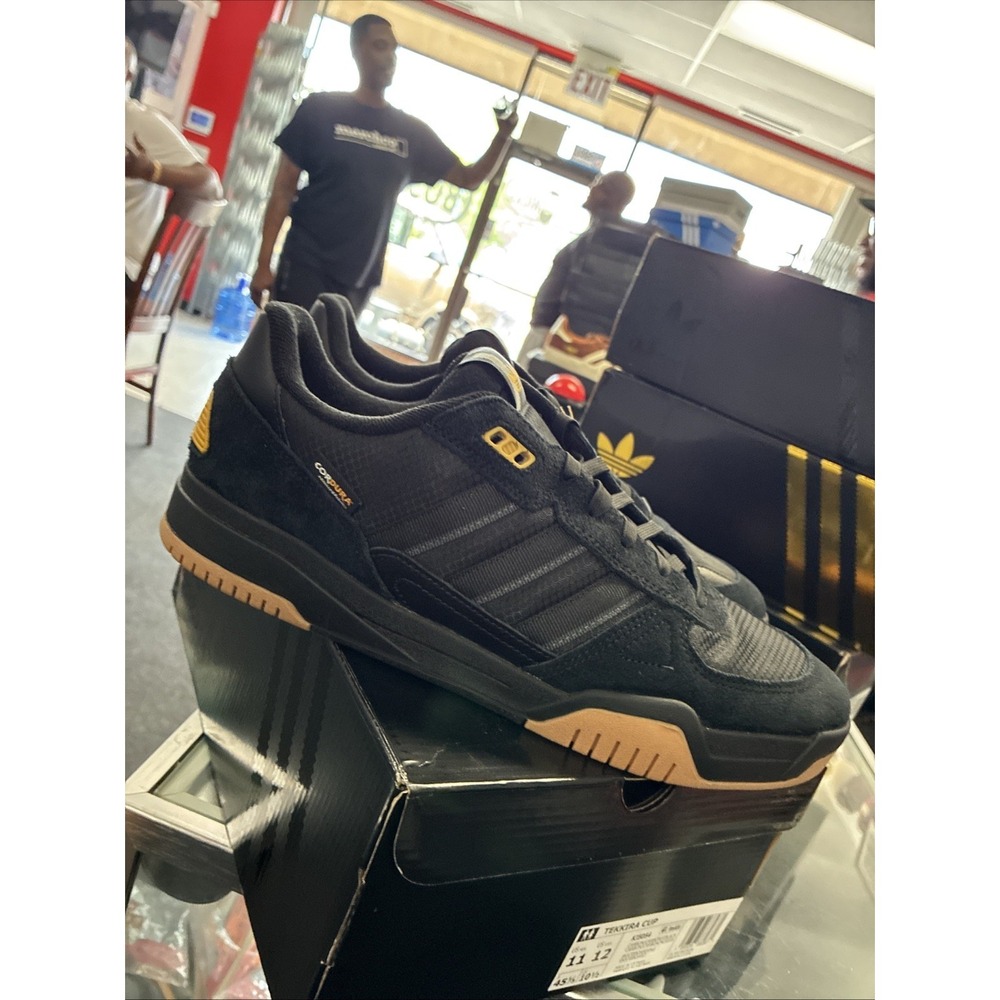 Adidas Tekkira Cup Mens Black Gum Athletic Sneaker KJ5054 New In Box US 11